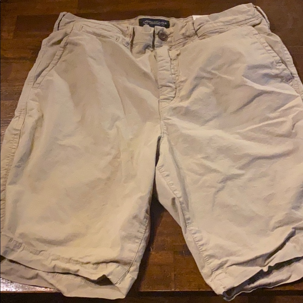 American eagle khaki shorts